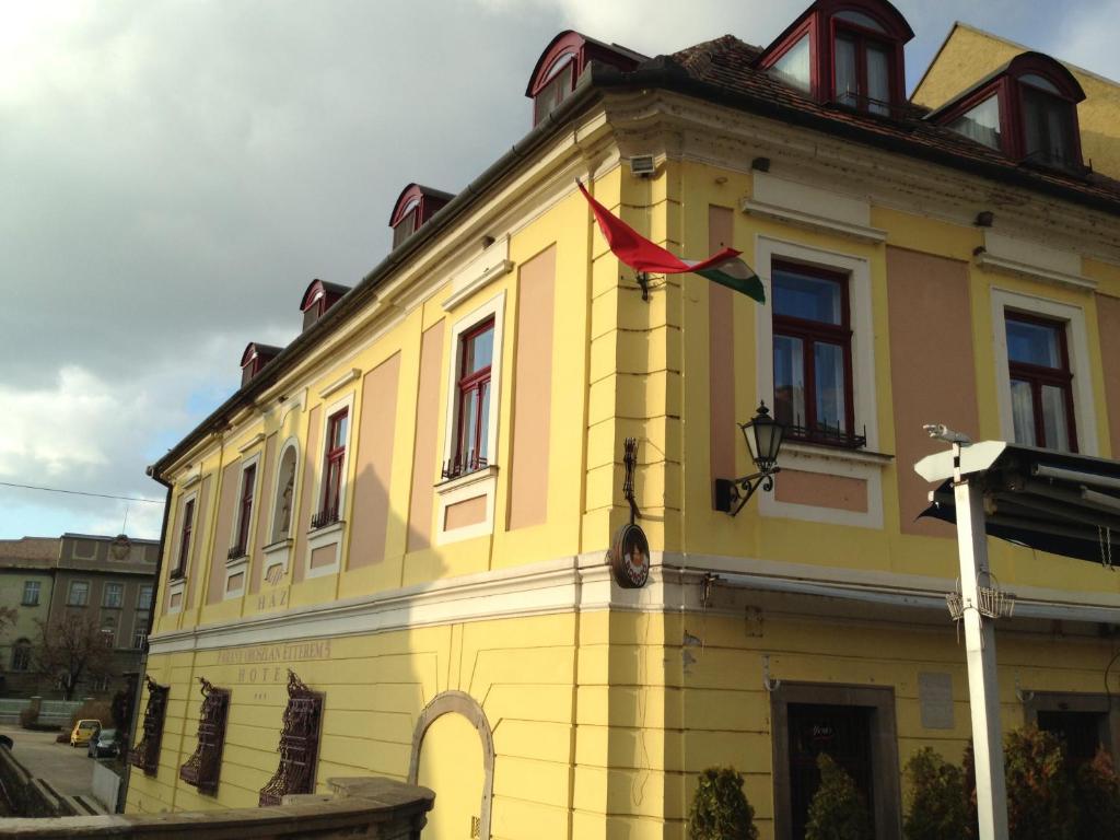 Offi Haz Hotel Eger Exteriér fotografie
